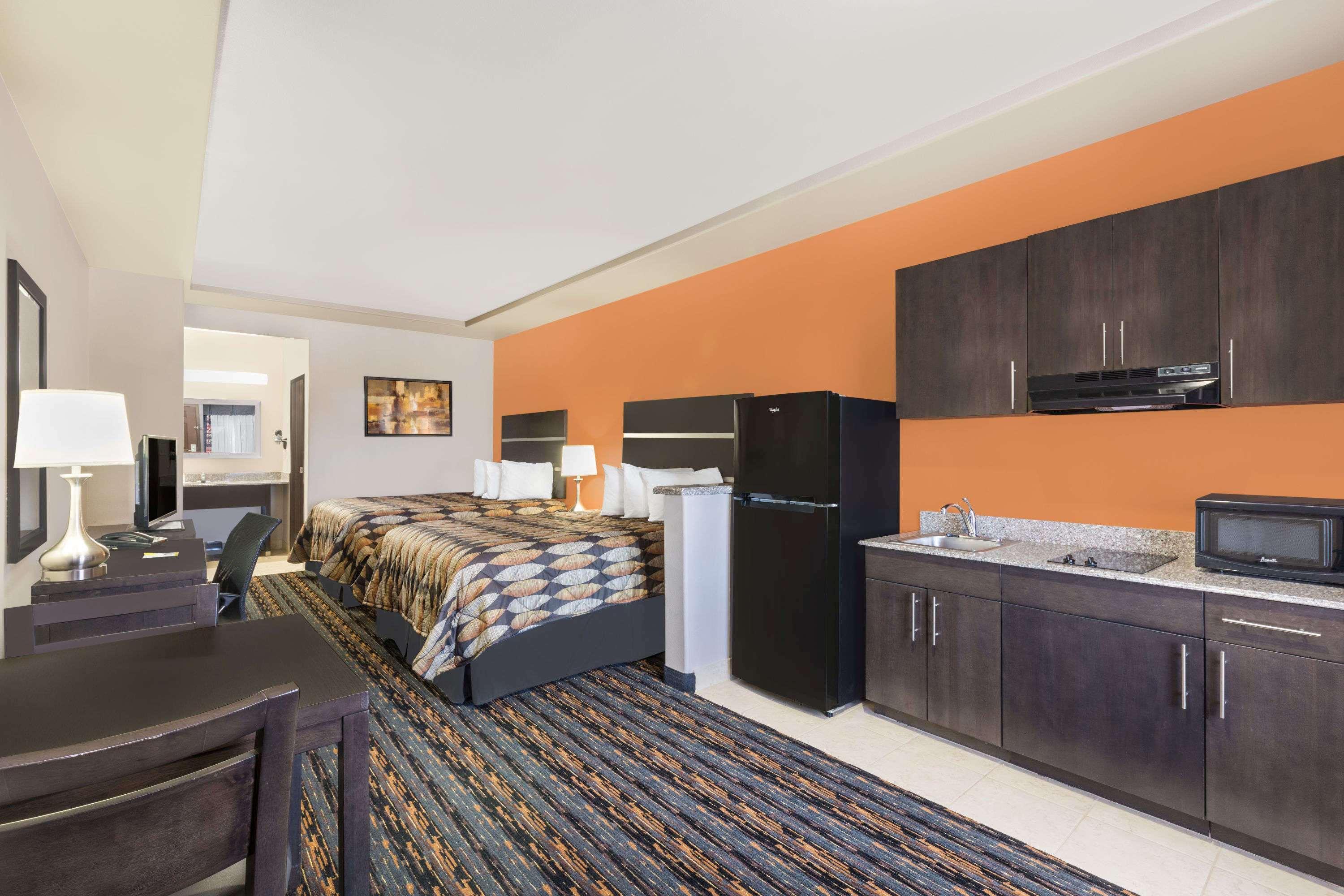 Days Inn By Wyndham Dilley Exterior foto